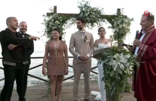 Ünlü sanatçı Melek Mosso Mersin'de dünyaevine girdi!