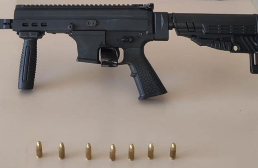 Polisin durdurduğu araçtan otomatik tüfek çıktı!