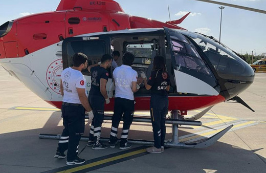 Kaynar suyla yanan 8 aylık Berfin ambulans helikopterle hastaneye yetiştirildi
