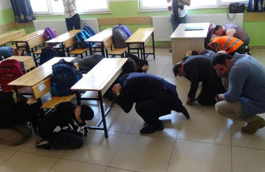 Bingöl’de 400 okulda eş zamanlı deprem tatbikatı yapıldı