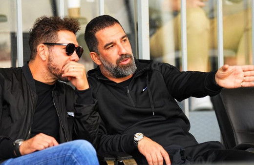 Diego Simeone, eski öğrencisi Arda Turan'ın çalıştırdığı Eyüpspor'u ziyaret etti