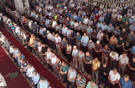 Filistin'de hayatını kaybedenler için gıyabi cenaze namazı kılındı