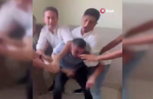 Kız kardeşinin okumasını istemedi okulu basıp öğretmenlere böyle saldırdı