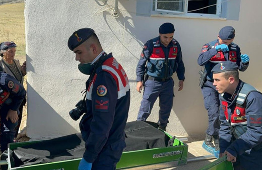 47 yaşındaki adam evinde ölü bulundu! Cesedi kızı buldu