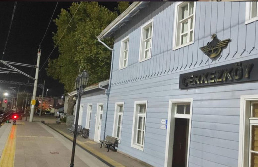 Tekirdağ'da raylara düşen adam feci şekilde can verdi!