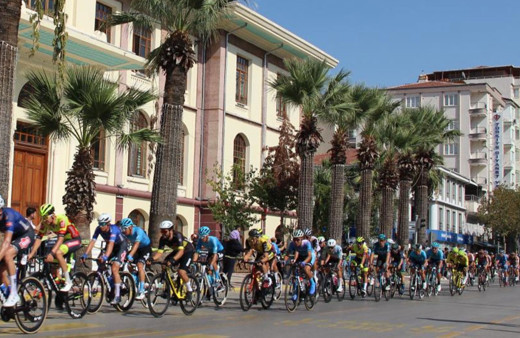 Cumhurbaşkanlığı Bisiklet Turu Manisa ayağı geçildi