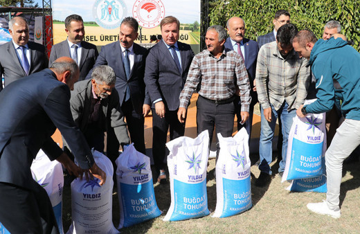 Erzincan'da çiftçilere 349 ton buğday tohumunun dağıtılıyor!