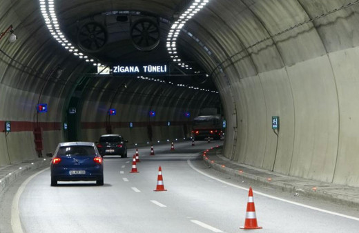 Dünya birincisi Yeni Zigana Tüneli'ni 1 milyondan fazla araç kullandı!