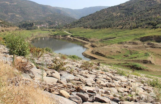 İzmir'deki Beydağ Barajı tamamen kurudu!
