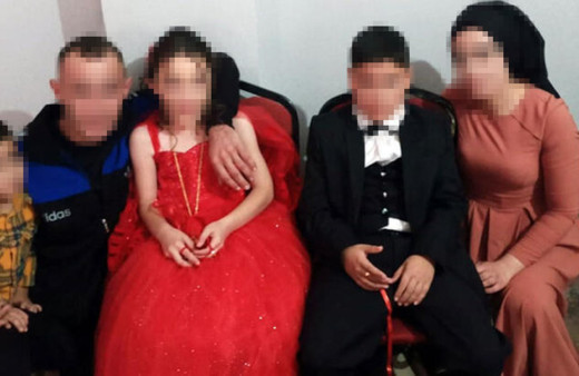 8 yaşındaki kızla 9 yaşındaki erkek çocuğu nişanladılar! Çocukların dedesi: Beşik kertmesi yapmıştık