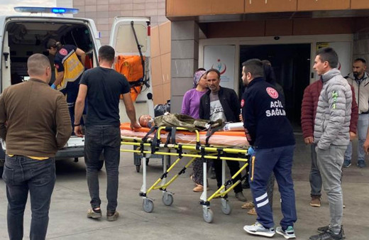 Manisa'da babasının kullandığı traktörün çarptığı bebek ağır yaralandı