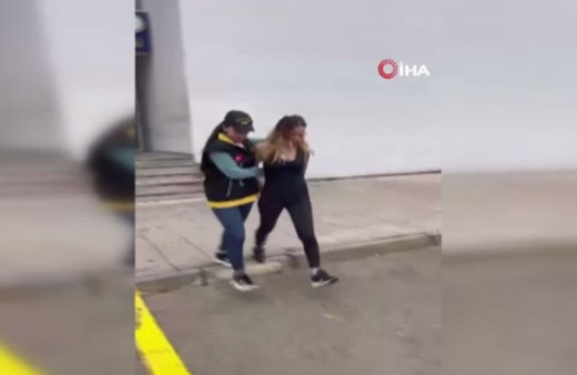 Komşusunun otomobilini çalan kadın, yakıt alırken yakalandı!