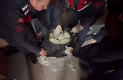 Diyarbakır’da uyuşturucu sevkiyatı jandarmaya takıldı!