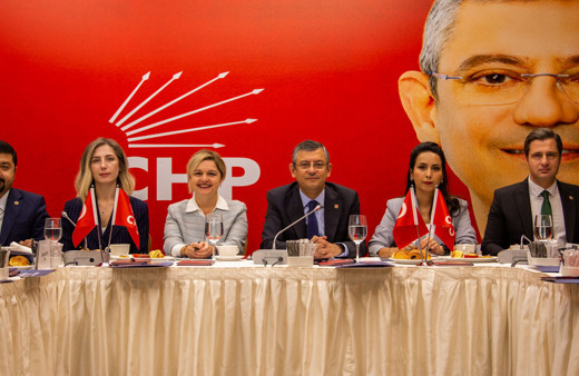 CHP genel başkanlık yarışıyla ilgili Özgür Özel 'İlla merak ediyorlarsa söyleyeyim' dedi yüzdeyi açıkladı