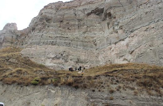 Sivas'ta intihar! 14 yaşındaki kız çocuğu uçurumdan atladı, kolundaki yazı dikkat çekti