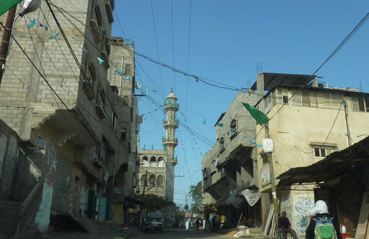 İsrail, Gazze'de Nuseyrat Mülteci Kampı'nı bombaladı