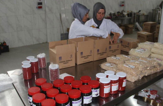 Sivaslı kadınlar üretiyor, Türkiye’nin her yerine gönderiliyor