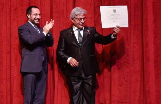 İZDOB Sanat Yönetmeni Aydın Uştuk'a "İtalya Yıldızı" nişanı!