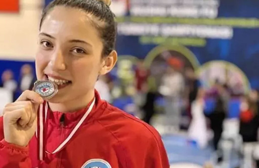 Trafik kazasında ölen milli sporcu Buket Kaya defnedildi