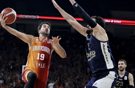Basketbolda nefes kesen derbi Fenerbahçe Beko'nun oldu
