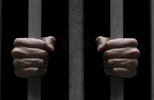 israil hapishanelerinde soğuk suyla duş gündüz elektrik yok