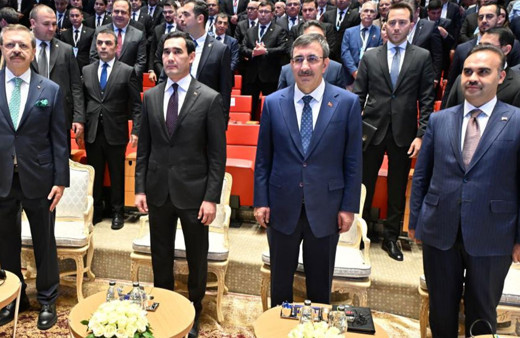 Türkiye-Türkmenistan İş Forumu'na üst düzey katılım