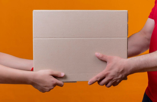 Uyuşturucuyu koliledi, kargoya verdi, hapsi boyladı!