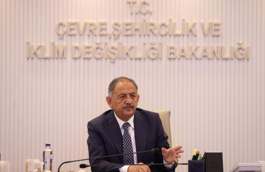 Bakan Özhaseki, Kayseri'de Filistin'le Dayanışma Platformu standını ziyaret etti