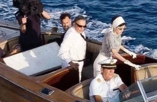 Haluk Bilginer ile Angelina Jolie'nin başrol olduğu Maria filminin ilk karesi