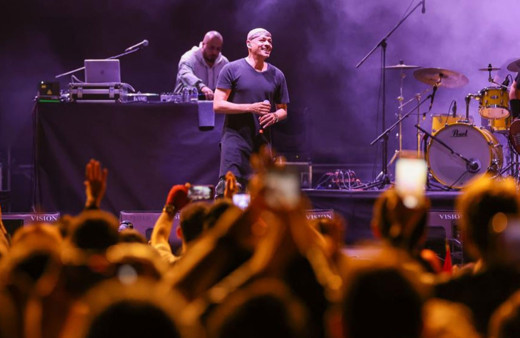 Ceza, 100. yıl kutlamaları için İzmir'de sahneye çıktı