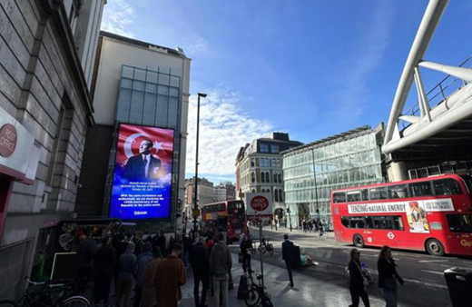 İş Bankası, Cumhuriyet'in 100. yıl coşkusunu dünyaya taşıdı