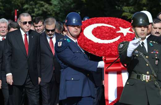 Cumhuriyet'in 100. yılı kutlanıyor! Cumhurbaşkanı Erdoğan Anıtkabir'in ardından tebrikleri kabul etti