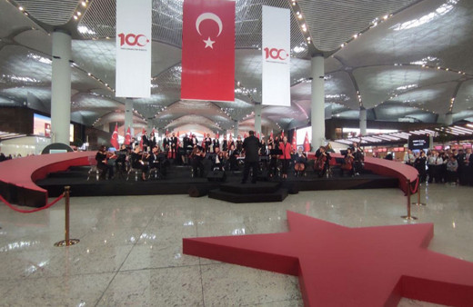 İstanbul Havalimanı'nda Cumhuriyet'in 100. yıl dönümü coşkuyla kutlandı!