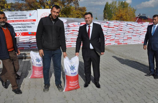 Muş Bulanık’taki çiftçilere 120 ton buğday tohumu desteği