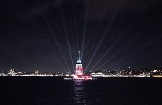 Kız Kulesi'nde '100'üncü yıl' ışık gösterileri, bugün de sürecek