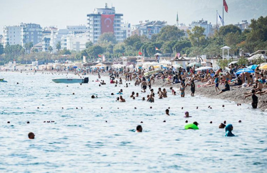 Ekimin sonu ama Antalya 32 derece! Sahiller doldu taştı