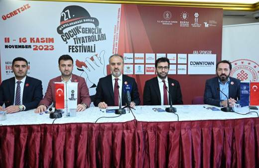 Bursa'da tiyatro perdesi çocuklar ve gençler için açılacak