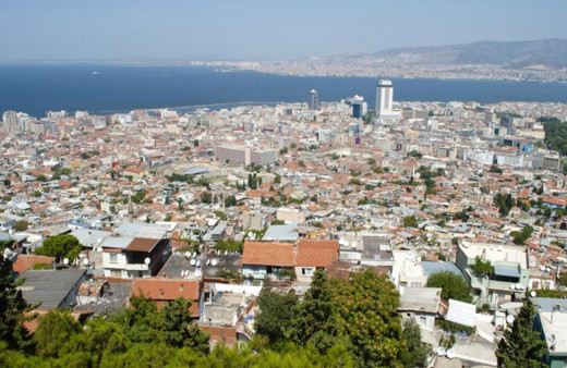 İzmir'in çürük binaları hemen yıkılmalı!