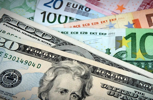 Serbest piyasada dolar ve euro güne hareketli başladı