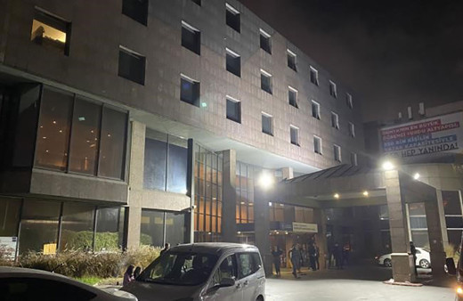 Küçükçekmece'de öğrenci yurdunda zehirlenme! 60'a yakın öğrenci hastaneye kaldırıldı