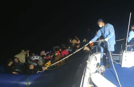 Çanakkale Ayvacık açıklarında 77 düzensiz göçmen kurtarıldı