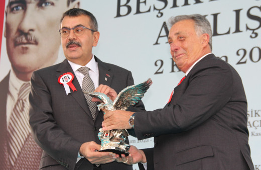 Milli Eğitim Bakanı Tekin, Beşiktaş'ın yaptırdığı okulu açtı