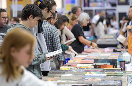 Kitapseverler İzmir Kitap Fuarı'nda buluşuyor!