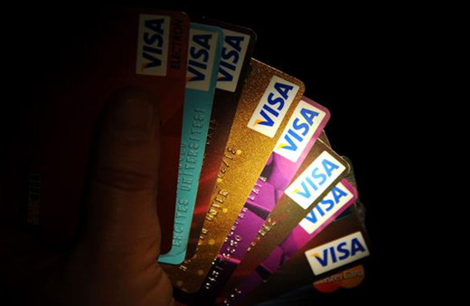 Kredi çekemeyenleri yardım vaadiyle dolandırdılar: 20 tutuklama