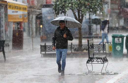 Edirne'de kuvvetli sağanak etkili oluyor