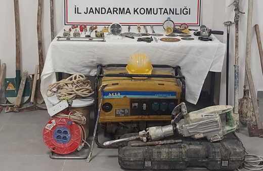 Sinop’ta defineciler suçüstü yakalandı!