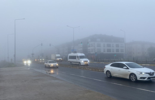Düzce güne yoğun sisli uyandı, trafikte dikkat uyarısı yapıldı