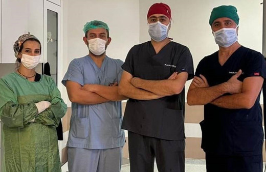 Doğuştan vajinası olmayan hastaya vajina yapıldı!