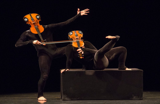 Maske tiyatrosu grubu Mummenschanz Zorlu PSM'de sahneye çıkıyor