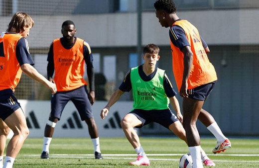 Arda Güler Real Madrid''de kamp kadrosuna alındı!